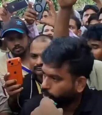Controversy over 'library' initiative at Jantar Mantar; CJP founder alleges students were assaulted.
