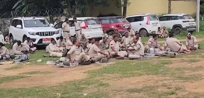 Land acquisition dispute turns violent in Surajpur; police pelted with stones; over 24 personnel, including a DSP, injured.