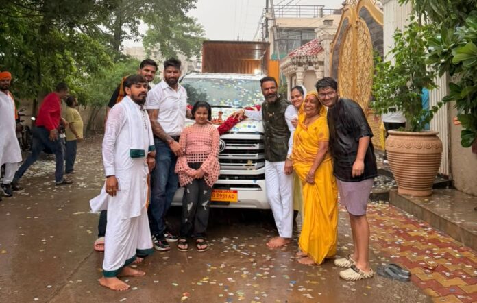 The new Toyota Land Cruiser was welcomed amidst Sanatan traditions; a Vedic ritual was performed at the residence of Virendra Singh Tomar.